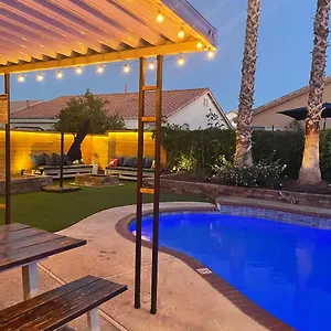 gorgeous-henderson-home-with-pool.las-vegashotels.net/